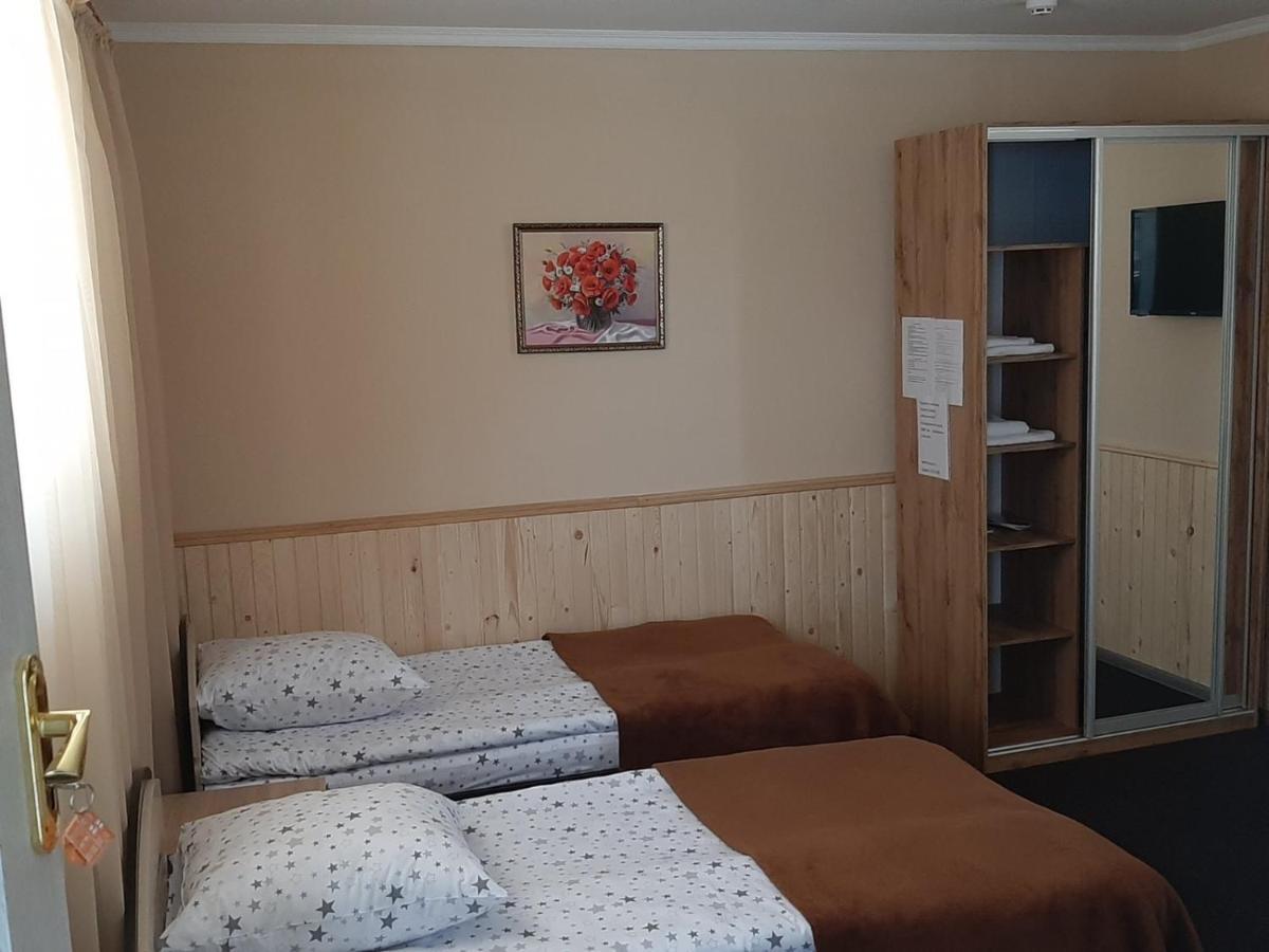Hotel 7/24 Brovari Kültér fotó
