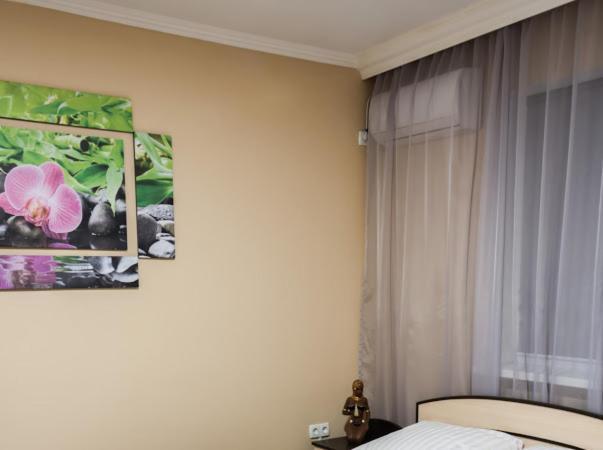 Hotel 7/24 Brovari Kültér fotó