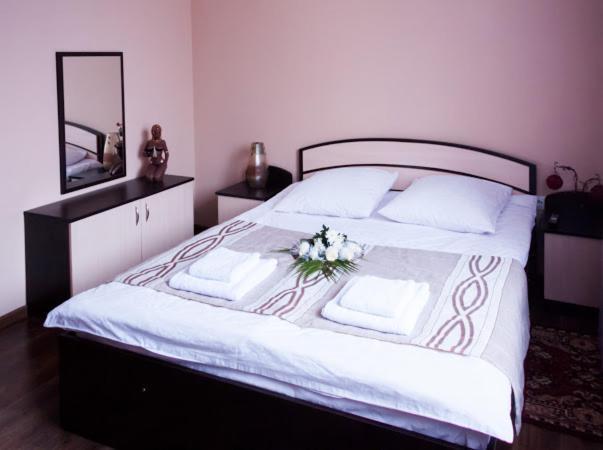 Hotel 7/24 Brovari Kültér fotó