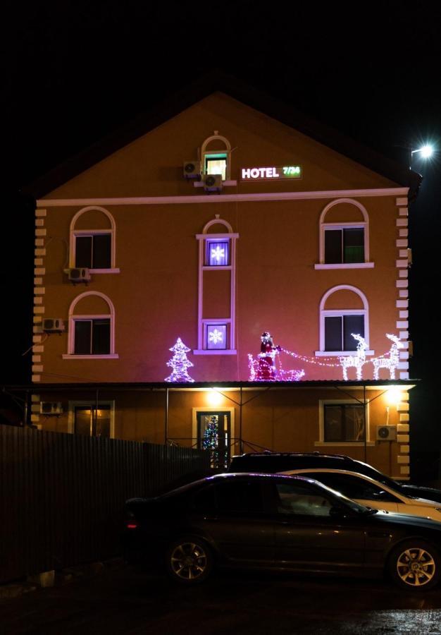 Hotel 7/24 Brovari Kültér fotó